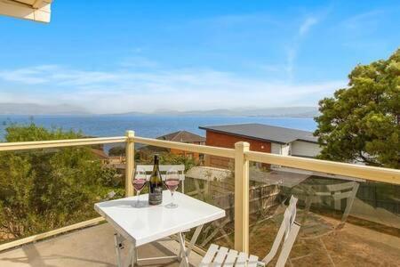 Spacious Modern Home Outstanding Views Sleeps 9 霍巴特 外观 照片