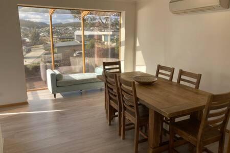Spacious Modern Home Outstanding Views Sleeps 9 霍巴特 外观 照片