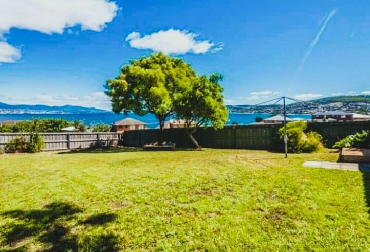 Spacious Modern Home Outstanding Views Sleeps 9 霍巴特 外观 照片